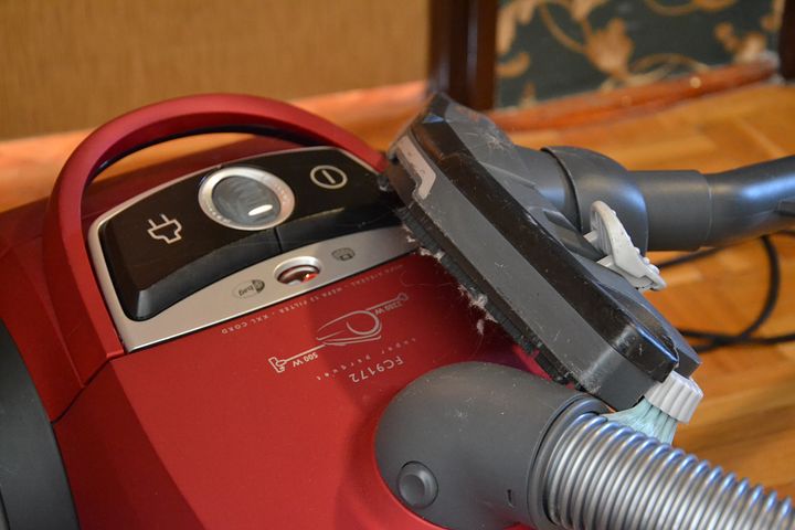 red colored vacuum